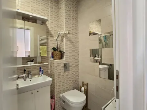 Sale, one bedroom apartment, 59m², Tivat, Crna Gora - image 9