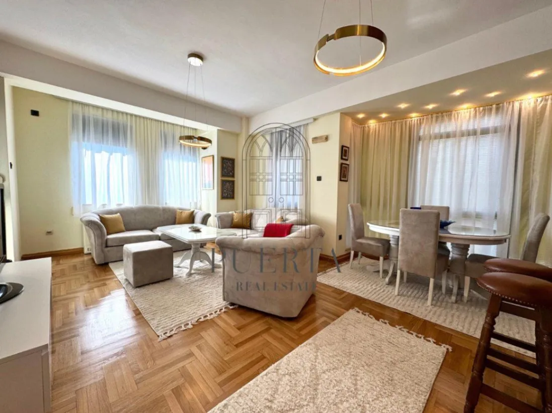 Izdavanje, dvosoban stan, 76m², Centar, Podgorica