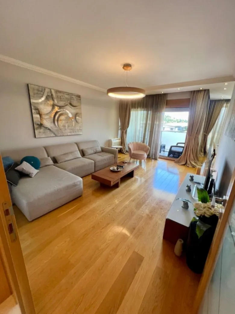 Izdavanje, trosoban stan, 113m², Preko Morače, Podgorica