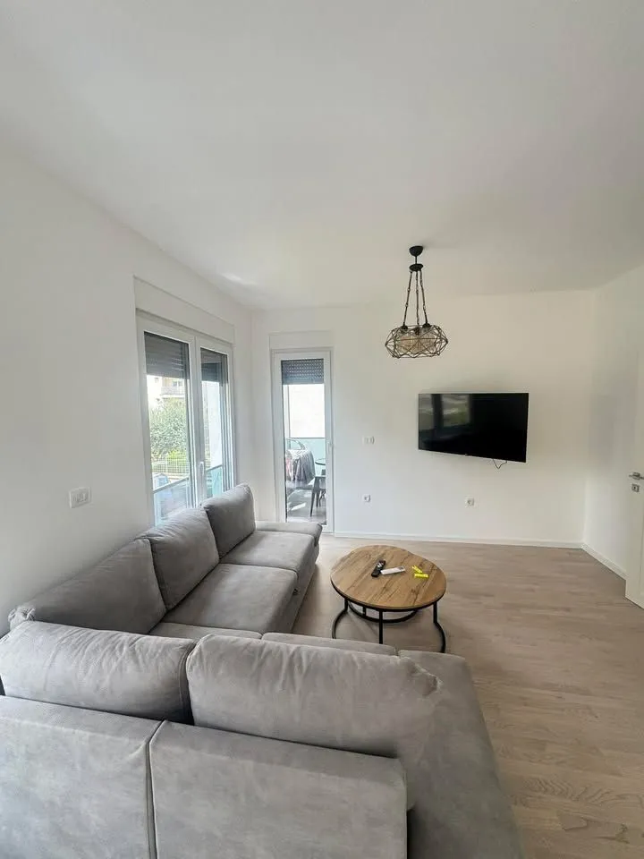 Rent, two bedroom apartment, 60m², Centar, Bar