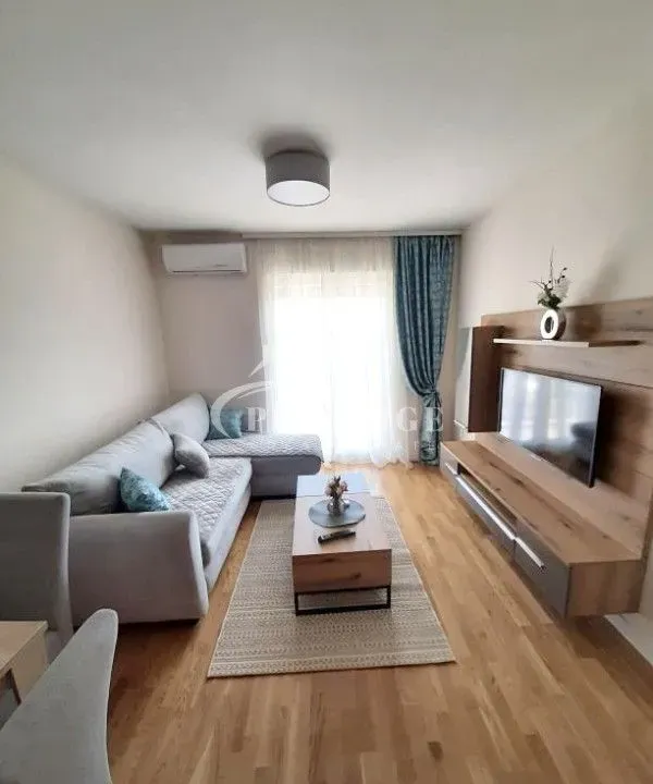 Izdavanje, jednosoban stan, 40m², Pobrežje, Podgorica