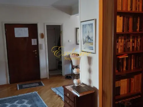 Sale, four bedroom apartment, 105m², Stari Grad, Beograd - image 2