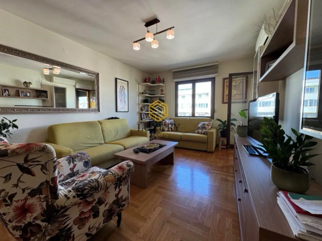 Prodaja, dvosoban stan, 72m², Stari Aerodrom, Podgorica