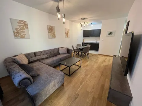 Izdavanje, dvosoban stan, 69m², City Kvart, Podgorica - image 1