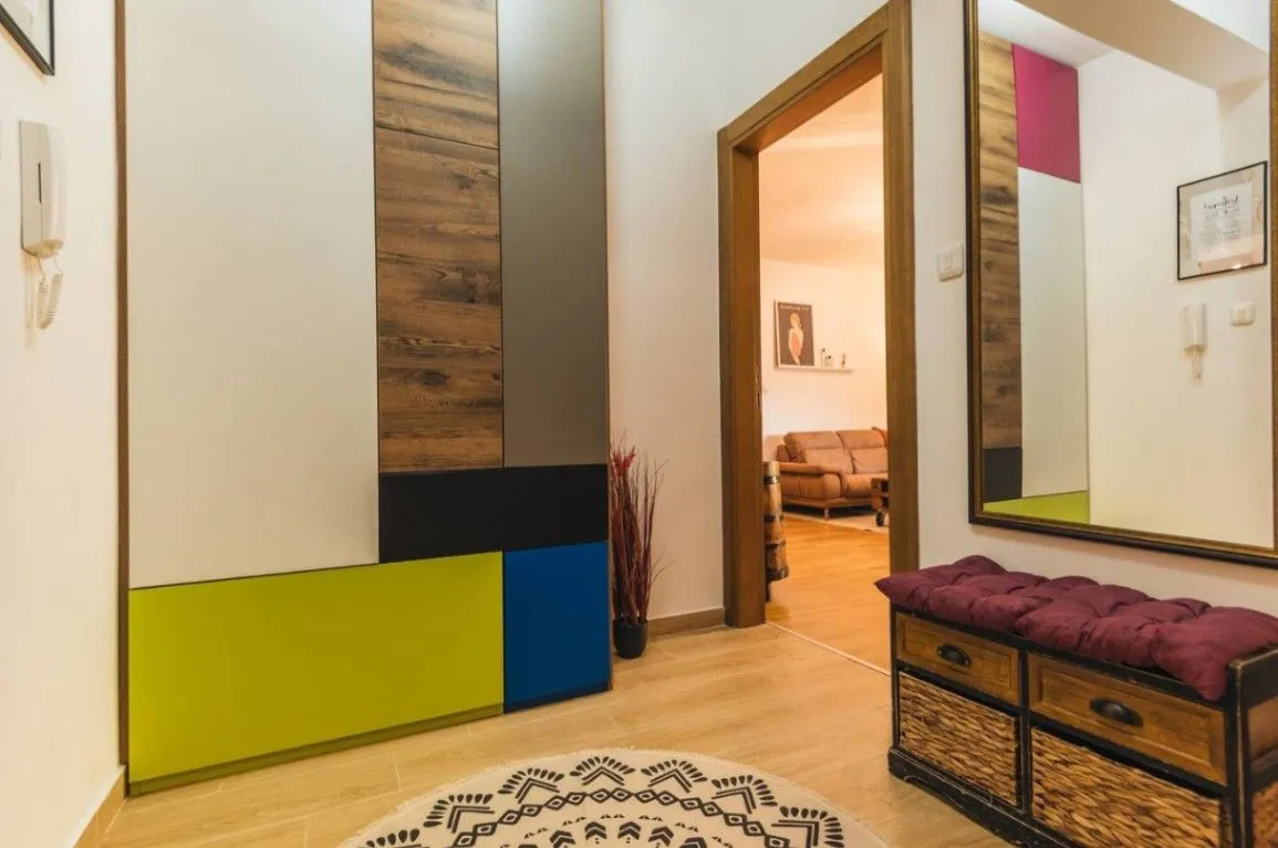 Izdavanje, dvosoban stan, 67m², Blok 9, Podgorica