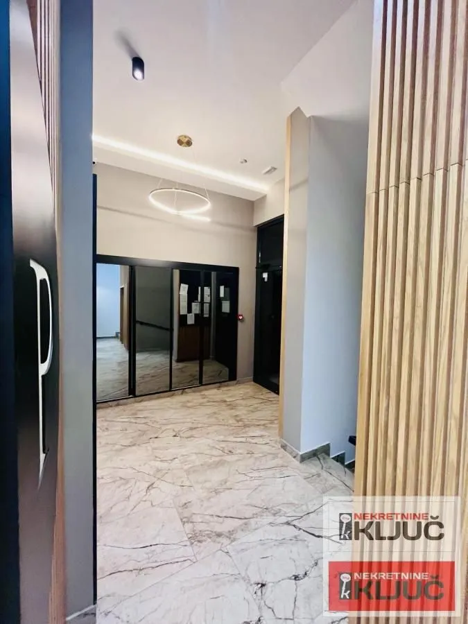 Prodaja, dvosoban stan, 44m², Avijatičarsko naselje, Novi Sad Sve Podlokacije