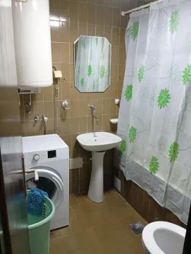Izdavanje, dvosoban stan, 67m², Blok 6, Podgorica - image 3