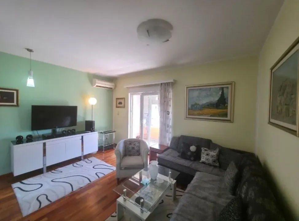 Izdavanje, dvosoban stan, 78m², City Kvart, Podgorica