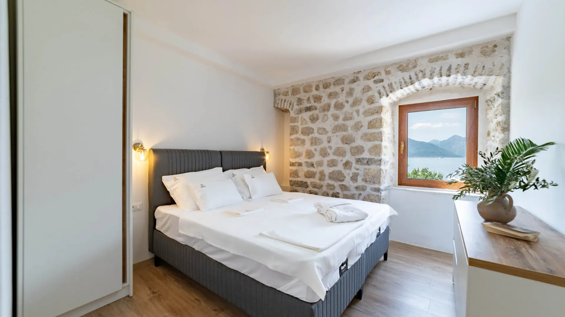 Rent, house, 150m², Orahovac, Kotor