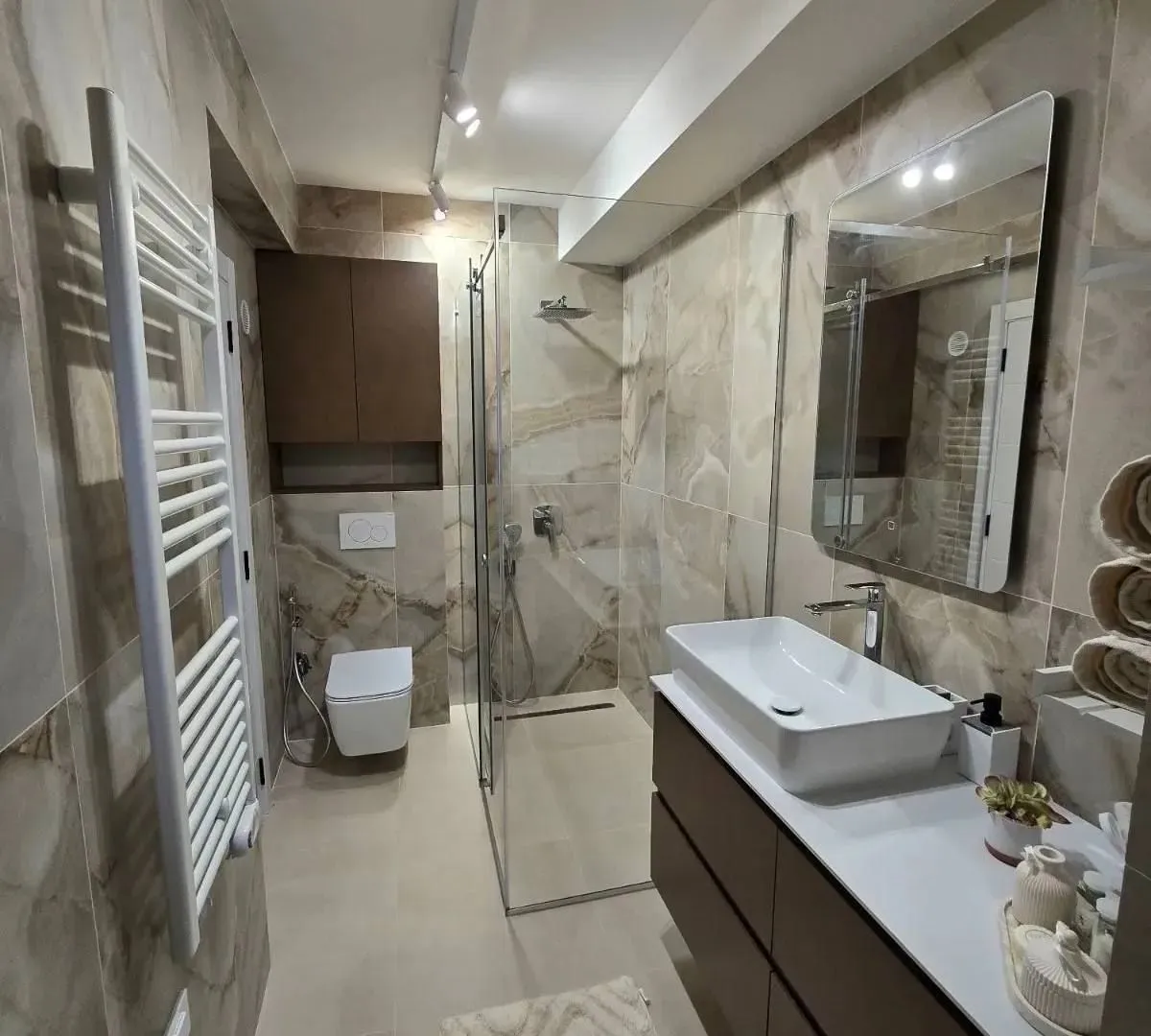 Prodaja, dvosoban stan, 70m², Centar, Tivat