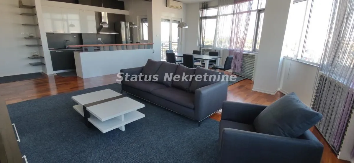 Prodaja, četvorosoban stan, 114m², Bulevar Evrope, Novi Sad Sve Podlokacije