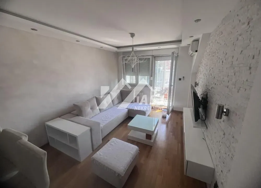 Izdavanje, dvosoban stan, 48m², Adamovićevo Naselje, Novi Sad Sve Podlokacije
