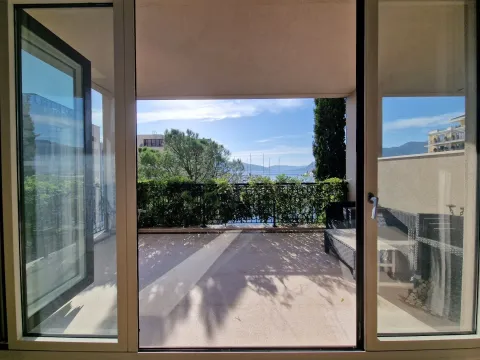 Sale, two bedroom apartment, 152m², Tivat, Crna Gora - image 46