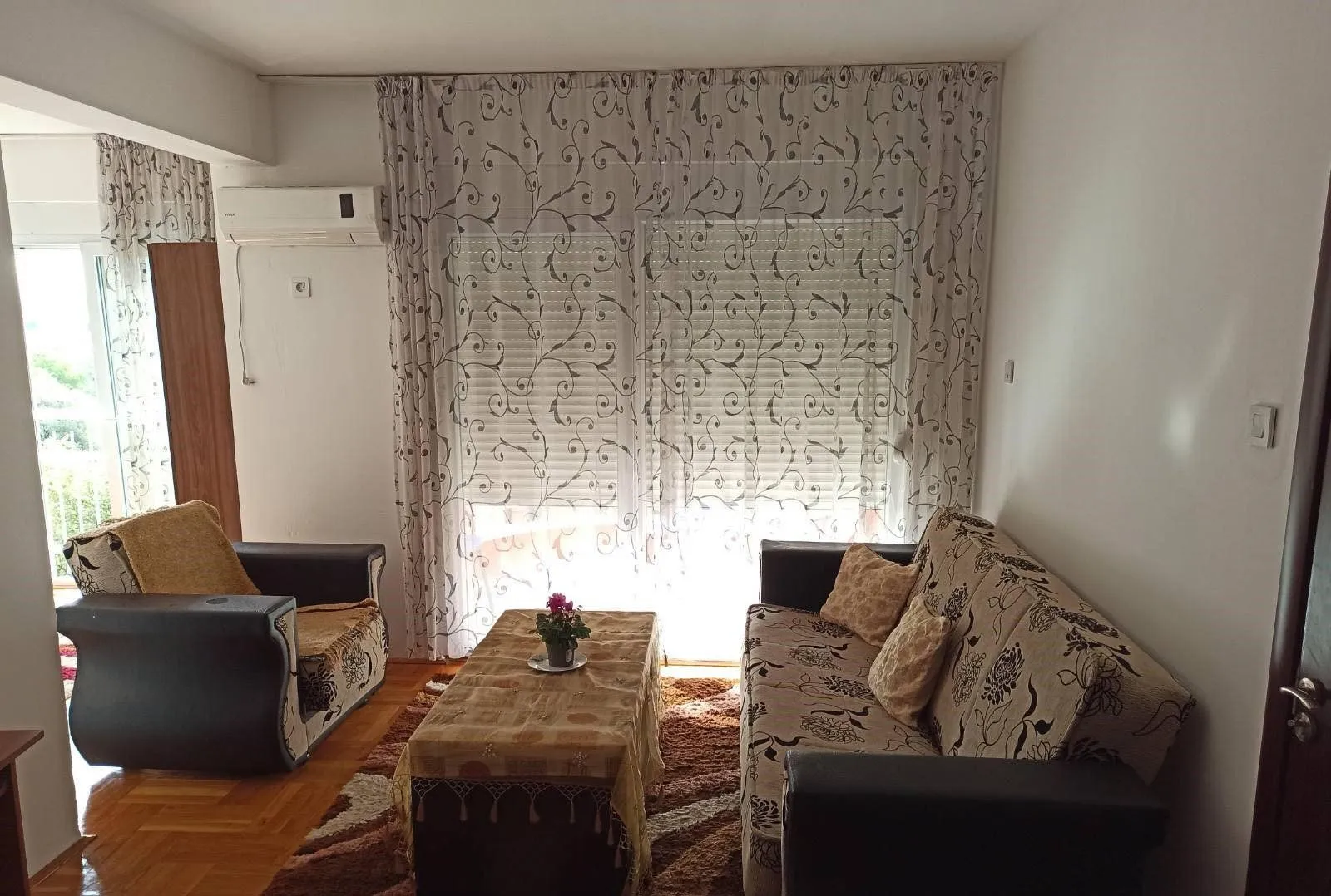 Izdavanje, jednosoban stan, 46m², Podgorica, Crna Gora