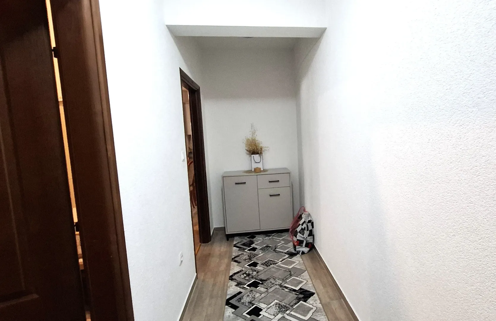 Prodaja, jednosoban stan, 58m², Ilino, Bar