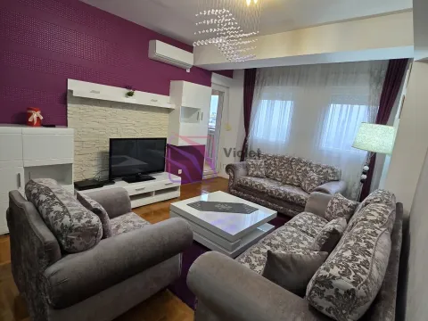 Prodaja, dvosoban stan, 75m², City Kvart, Podgorica - image 2