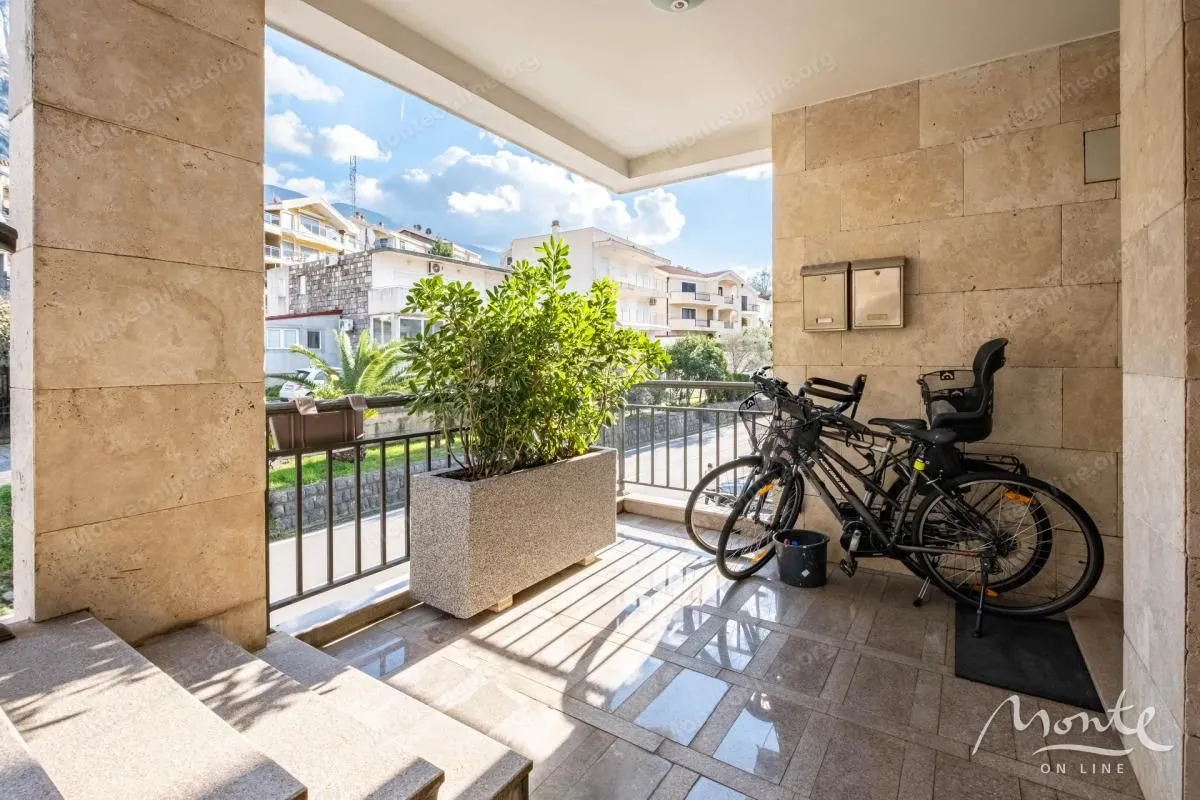 Prodaja, trosoban stan, 114m², Dobrota, Kotor