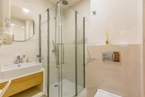 Rent, two bedroom apartment, 100m², Central Point, Podgorica - image 10