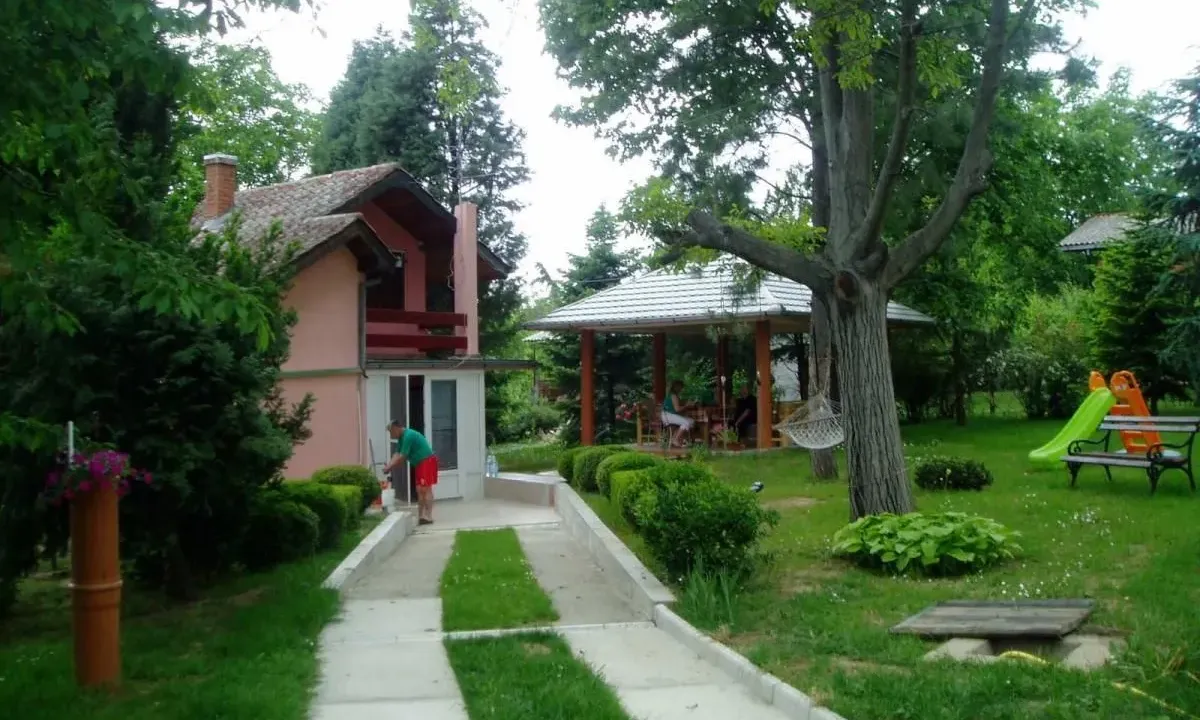 Prodaja, kuća, 360m², Irig, Srbija