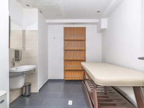 Sale, office space, 327m², Pod Goricom, Podgorica - image 13