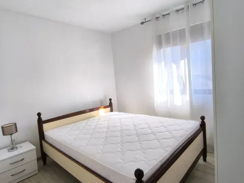 Izdavanje, jednosoban stan, 40m², Dalmatinska ulica, Podgorica - image 5