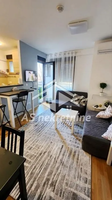 Rent, three bedroom apartment, 54m², Retenzija, Beograd