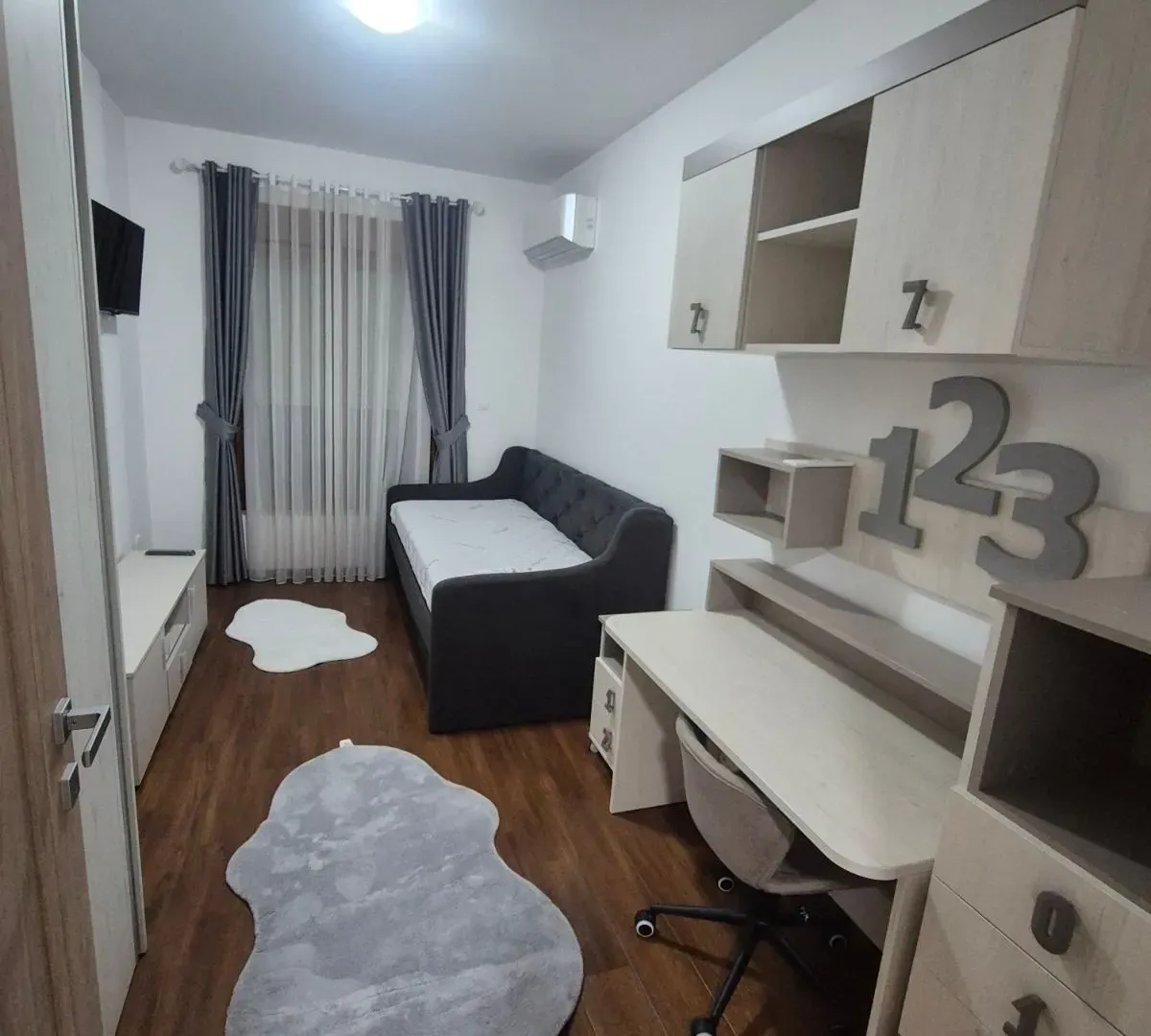 Izdavanje, dvosoban stan, 70m², Master Kvart, Podgorica