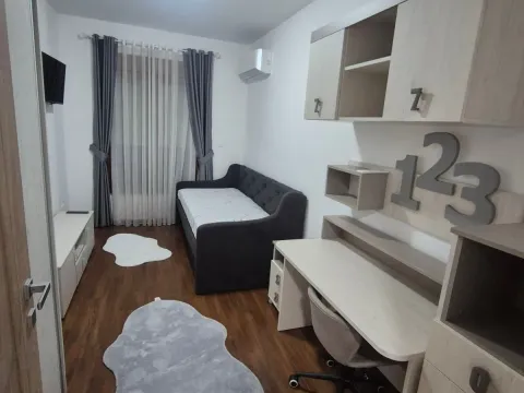 Izdavanje, dvosoban stan, 70m², Master Kvart, Podgorica - image 2