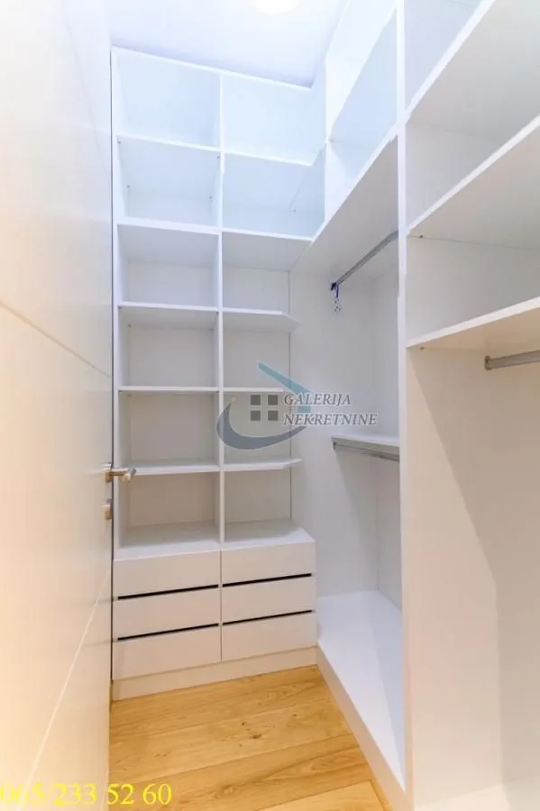 Sale, three bedroom apartment, 69m², Novi Beograd Blok 65, Novi Beograd Sve Podlokacije