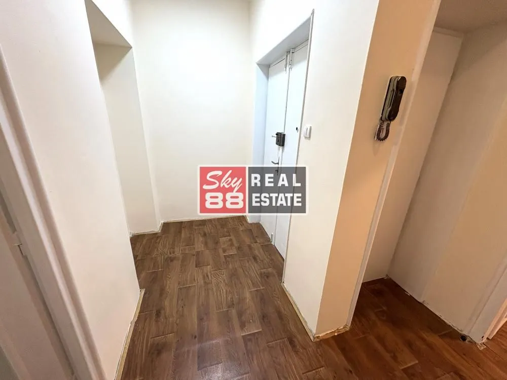 Rent, four bedroom apartment, 110m², Vračar Sve Podlokacije, Beograd