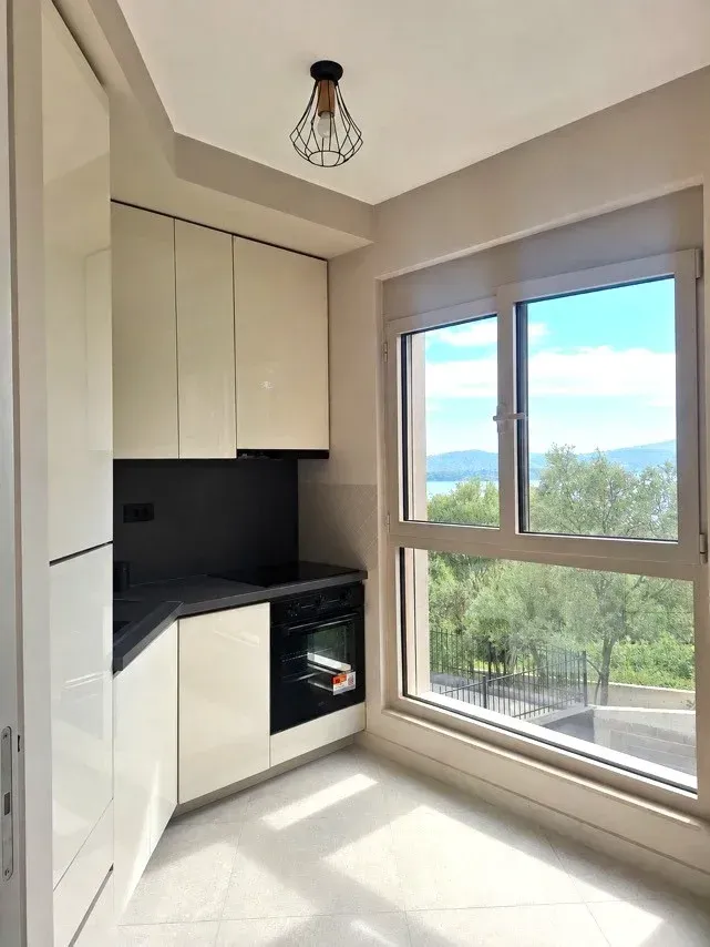 Rent, apartment, 41m², Tivat, Crna Gora