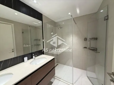 Izdavanje, trosoban stan, 104m², Savski Venac, Beograd - image 13