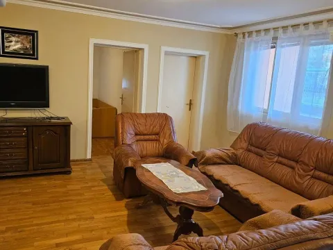 Izdavanje, jednosoban stan, 90m², Masline, Podgorica - image 9