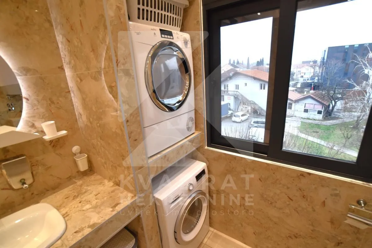 Prodaja, kuća, 270m², Gornja Gorica, Podgorica