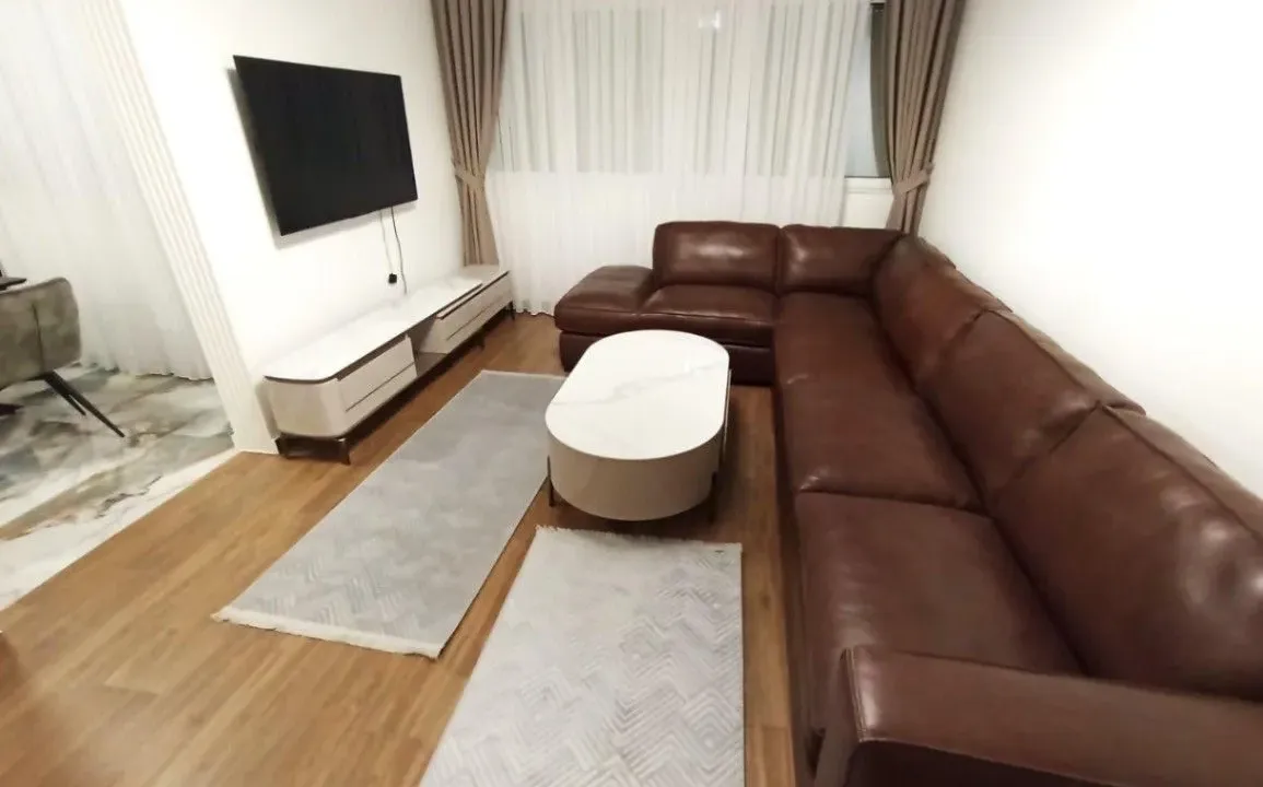 Izdavanje, trosoban stan, 100m², Preko Morače, Podgorica