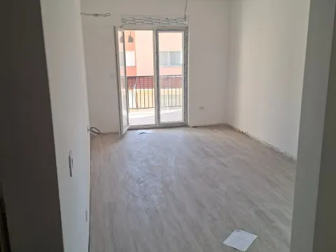 Prodaja, jednosoban stan, 56m², Budva, Crna Gora - image 1