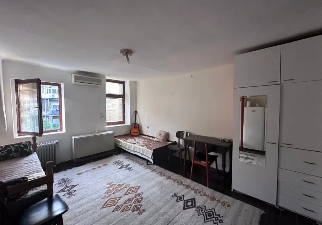 Prodaja, četvorosoban stan, 75m², Savski Venac, Beograd