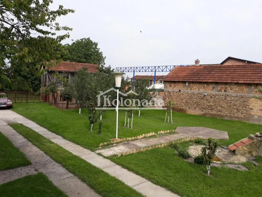 Sale, house, 377m², Centar, Inđija