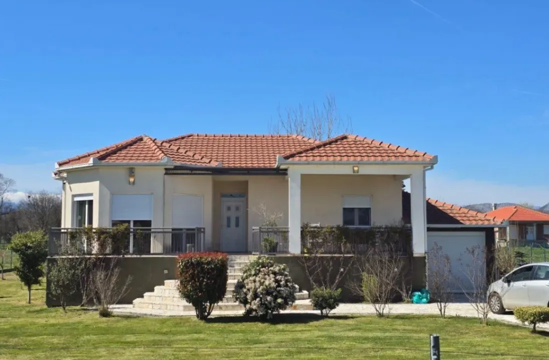 Izdavanje, kuća, 125m², Golubovci, Podgorica
