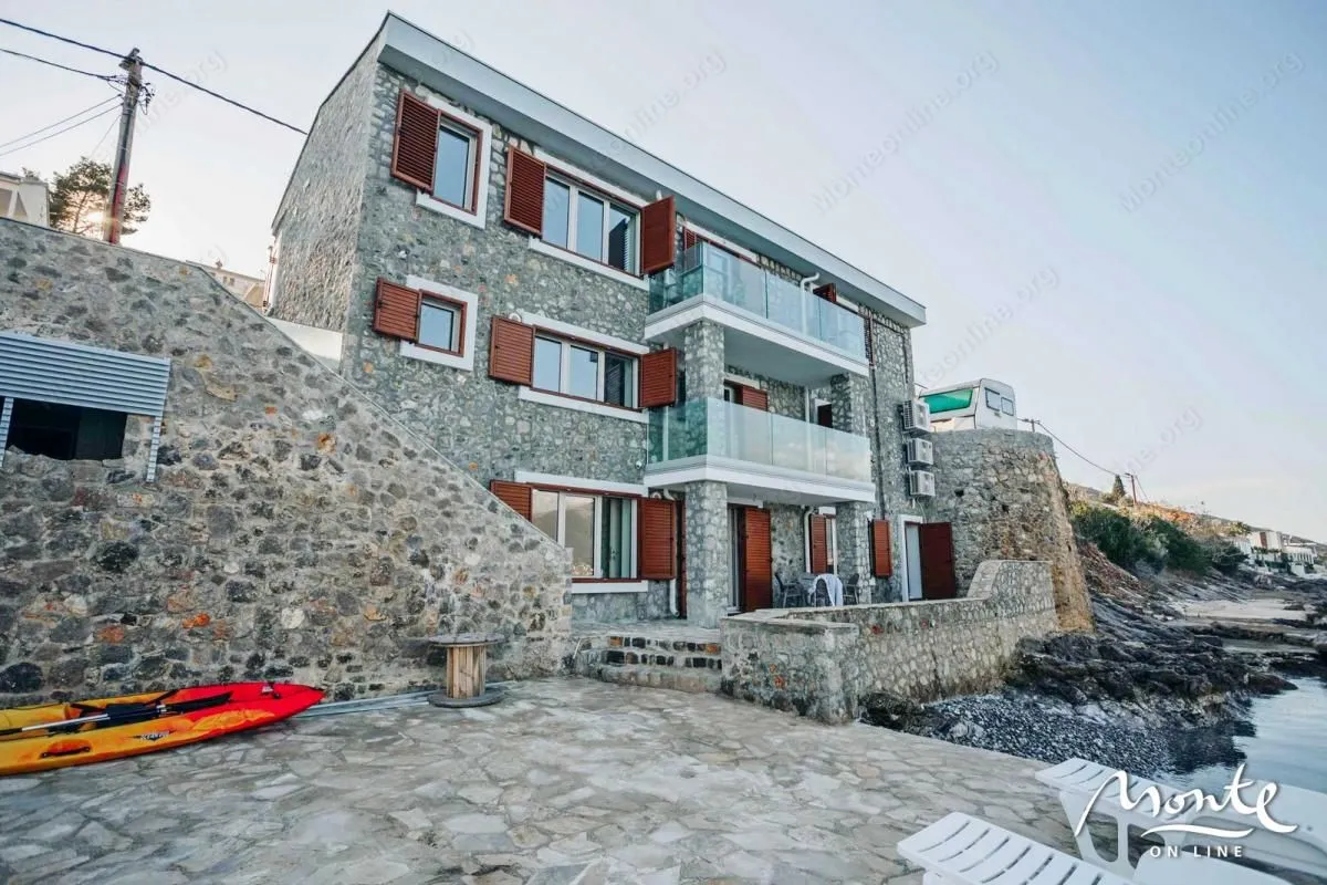 Prodaja, kuća, 314m², Tivat, Crna Gora