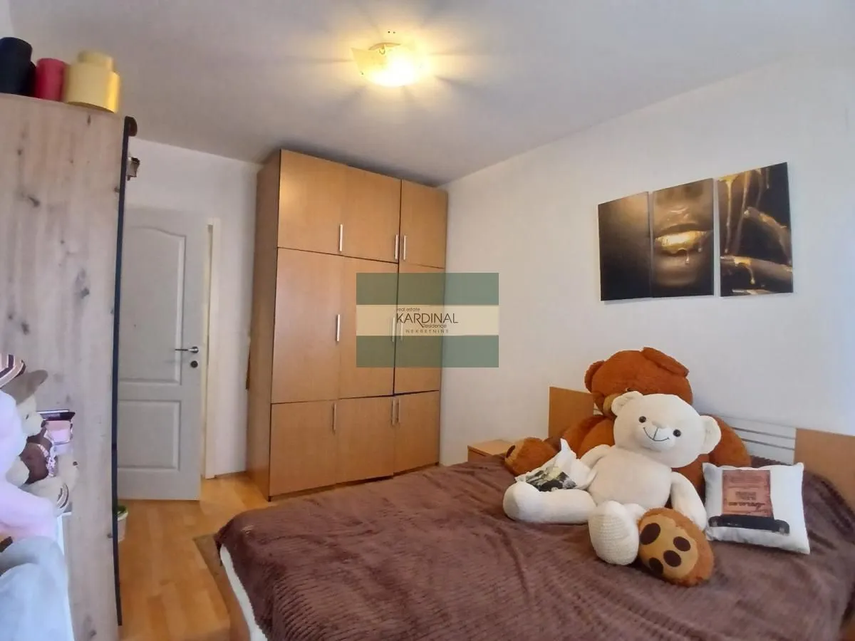 Prodaja, trosoban stan, 79m², Centar, Jagodina