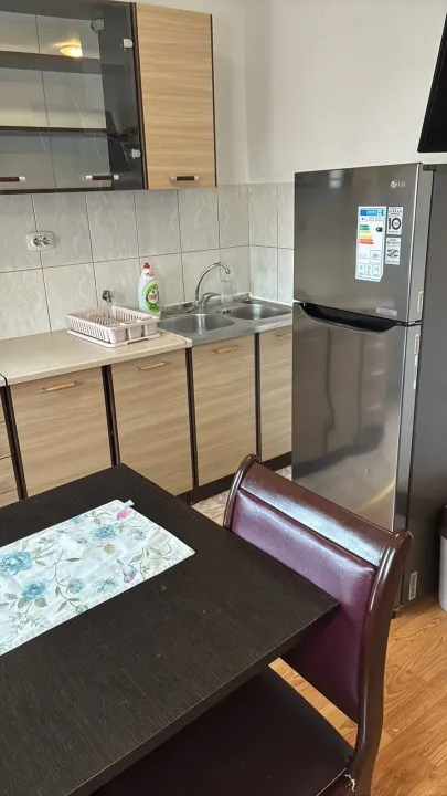 Izdavanje, jednosoban stan, 50m², Blok 5, Podgorica