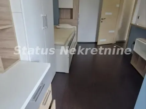 Izdavanje, četvorosoban stan, 116m², Novi Sad, Srbija - image 3