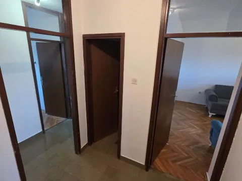 Prodaja, trosoban stan, 95m², Blok 9, Podgorica - image 4