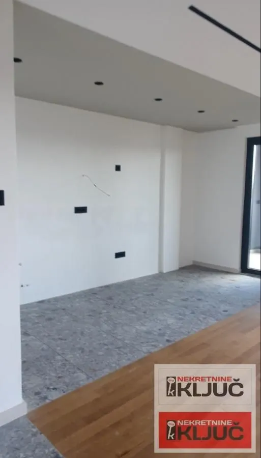 Prodaja, stan, 172m², Bulevar patrijarha Pavla, Novi Sad Sve Podlokacije