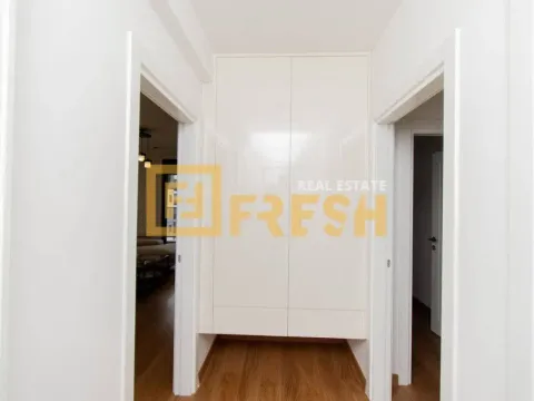 Izdavanje, dvosoban stan, 72m², Tološi, Podgorica - image 12
