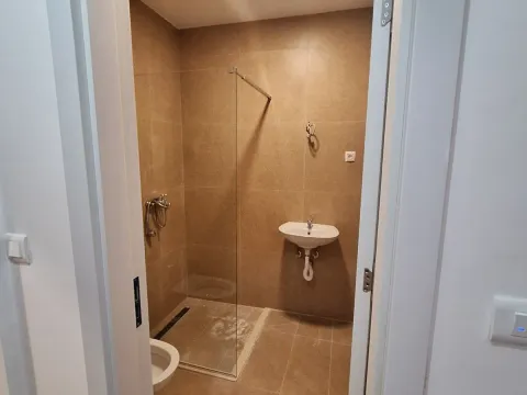 Prodaja, stan, 45m², Tološi, Podgorica - image 6