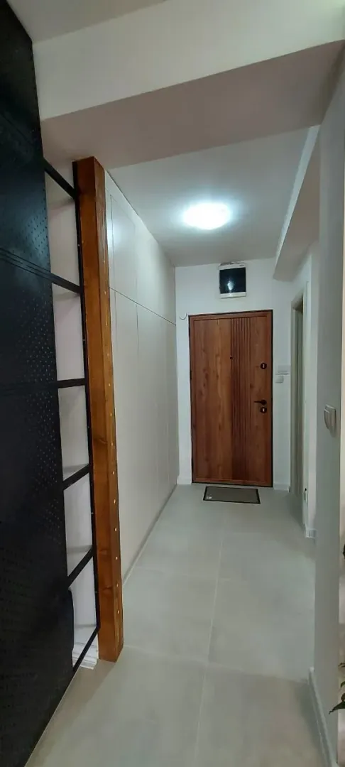 Izdavanje, jednosoban stan, 40m², Tivat, Crna Gora