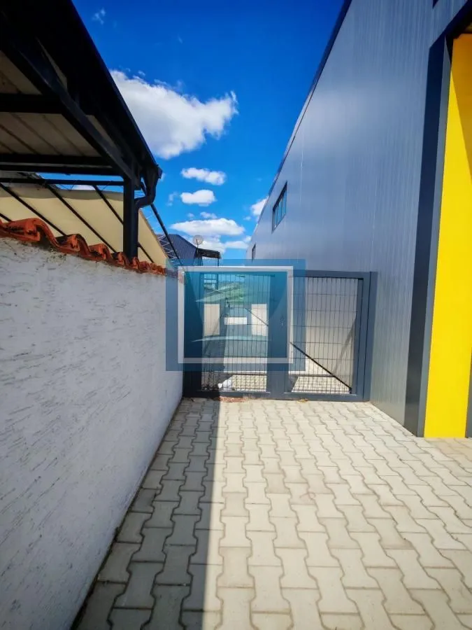 Rent, office space, 430m², Gloždak, Paraćin