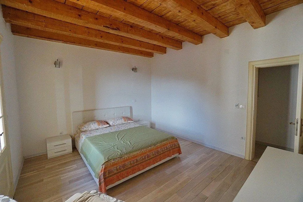 Prodaja, kuća, 400m², Šušanj, Bar
